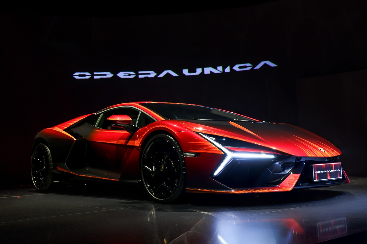 Lamborghini Revuelto Opera Unica độc nhất ra mắt tại Thượng Hải