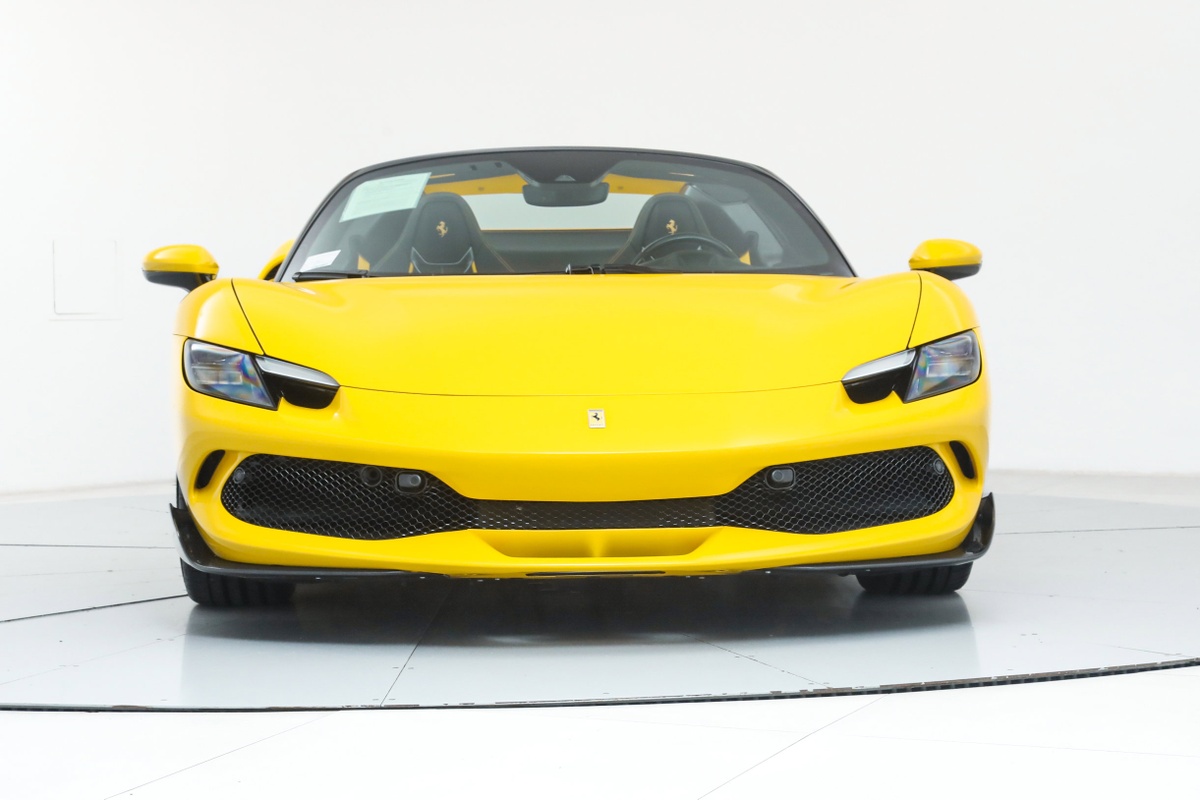 lisa,  blackpink,  ferrari,  296,  296 gts,  296 gtb,  ferrari 296,  ferrari 296 gts,  ferrari 296 gtb,  sieu xe,  ca si anh 10