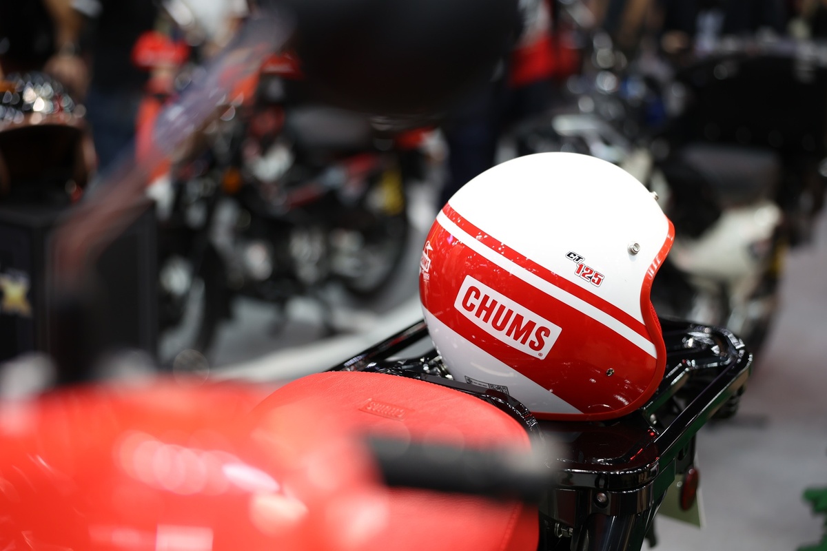 Phụ kiện Chums đi kèm Honda CT125 Chums Limited Edition