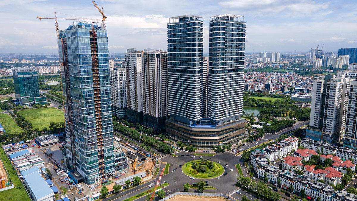 Khu Tây Hồ Tây và Ngoại Giao Đoàn có nhiều dự án chung cư giá trên 100 triệu đồng/m2 như Han Jardin, Starlake, 6th Element, Kosmo Tây Hồ