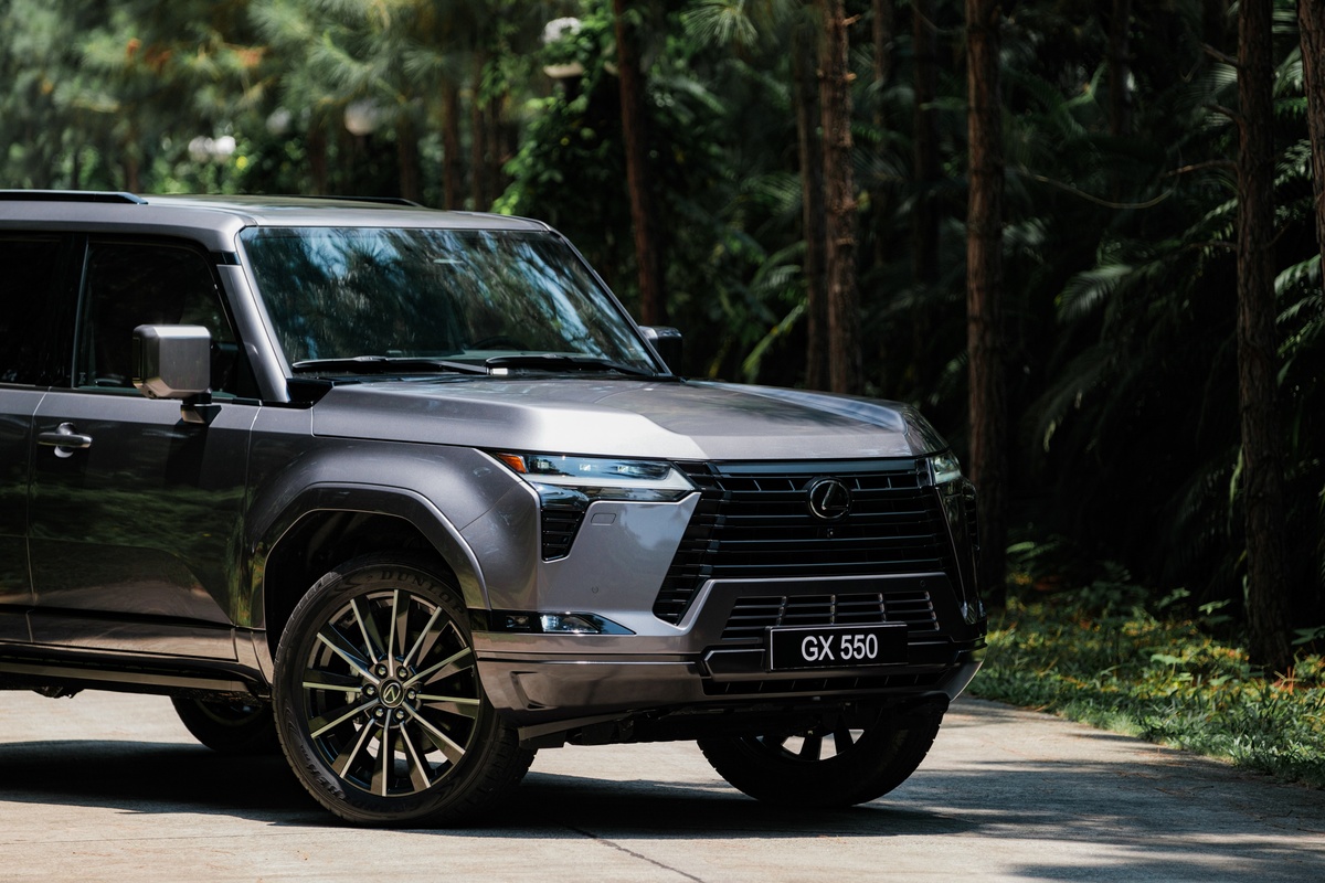 Lexus GX 550 mới ra mắt tại Việt Nam, giá từ 6,2 tỷ đồng