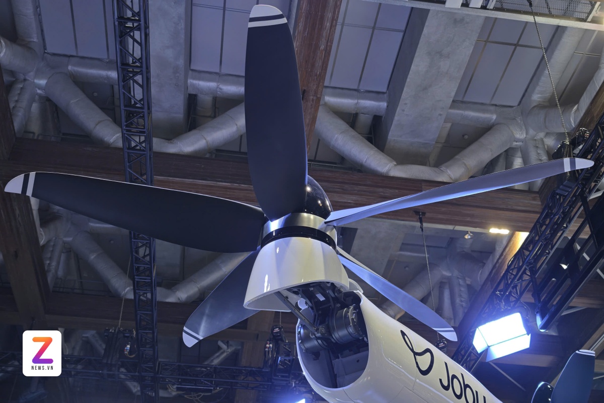 Máy bay điện Toyota  ảnh 3 May bay dien Toyota anh 3