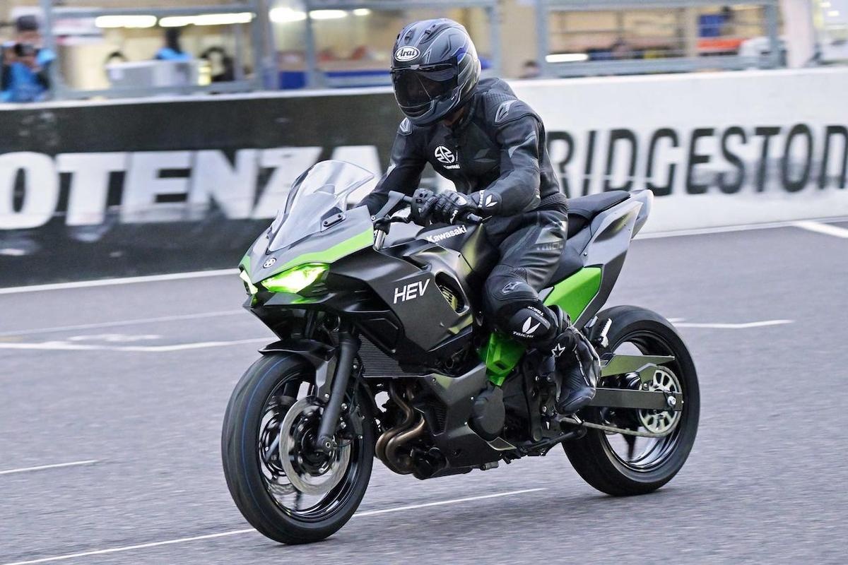 Xe may dien Kawasaki anh 1