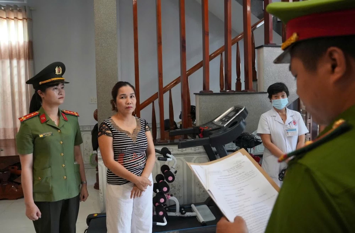 Lãi suất cắt cổ ảnh 1