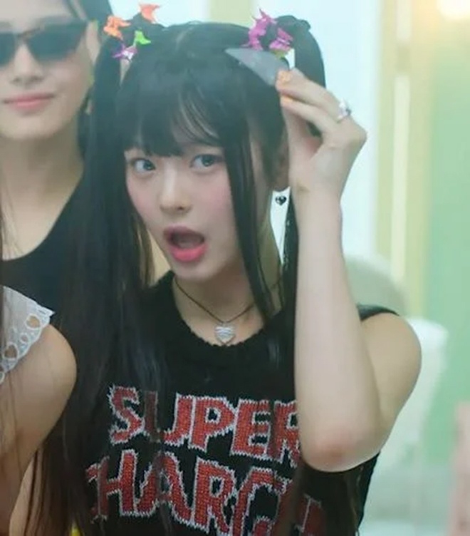 Thanh vien nhom NewJeans chua thanh nien anh 2