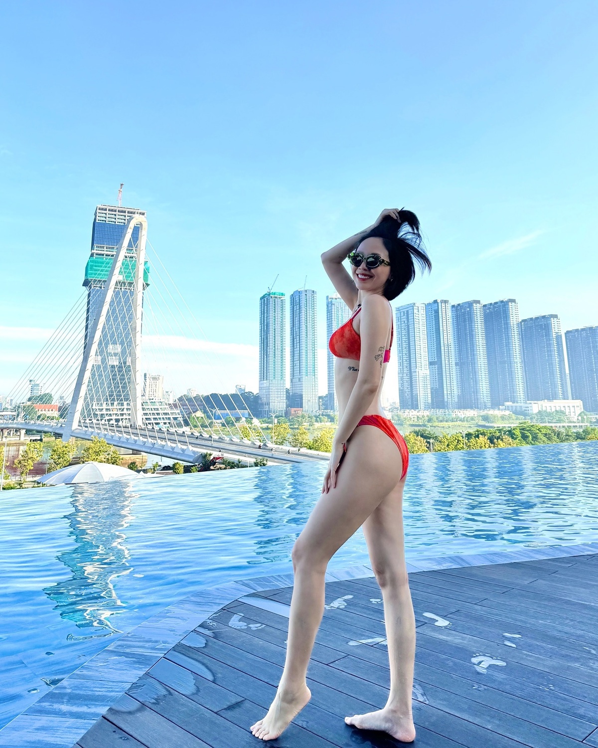 Mỹ nhân Việt lăng xê mẫu áo tắm nào?