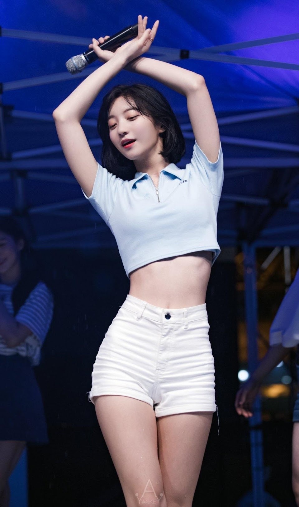 nu idol so huu vong eo nho hon 50 cm anh 2