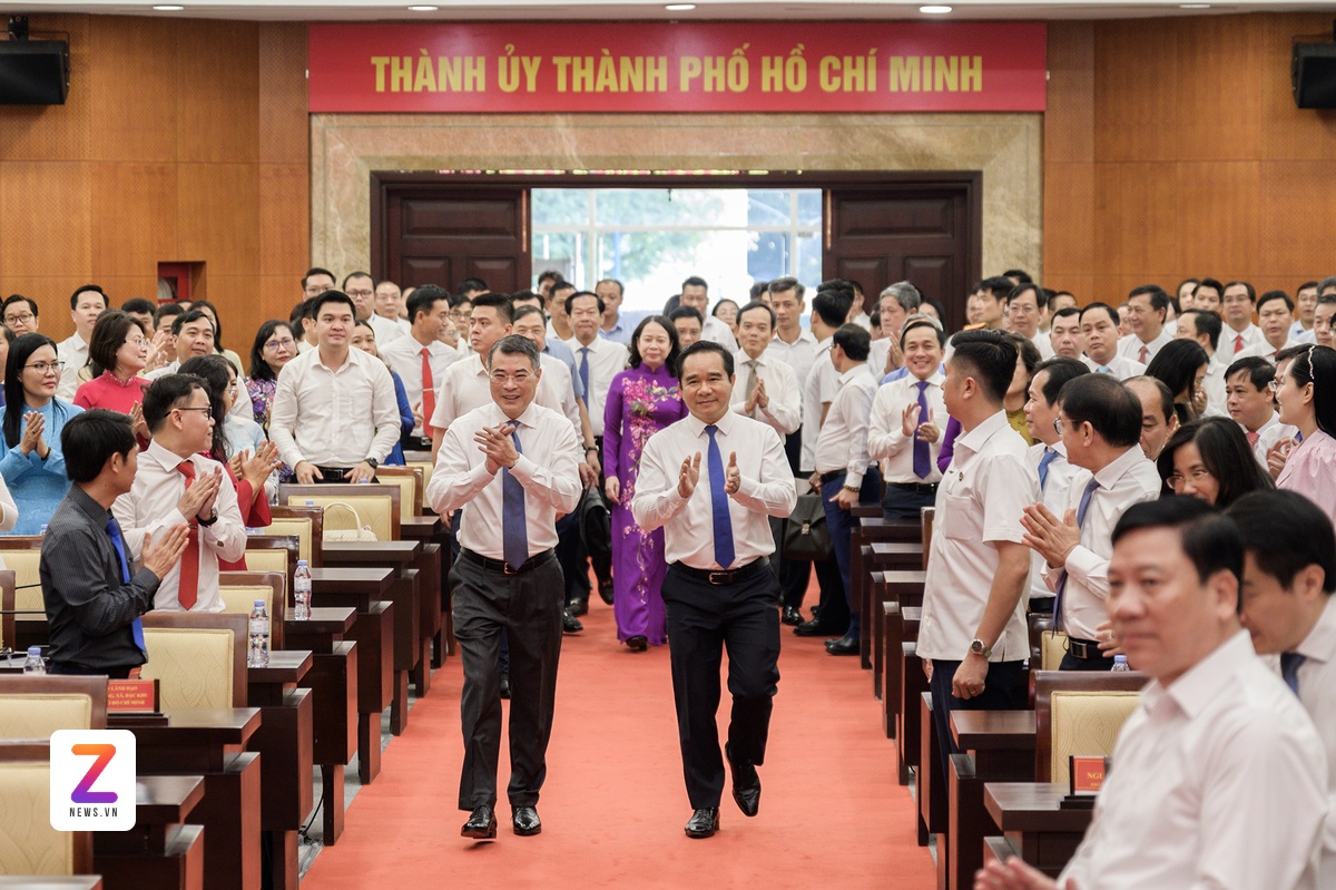 Lanh_Dao_02_Znews_1.jpg