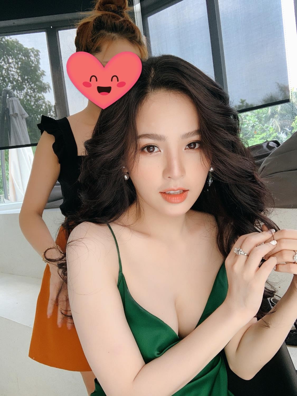 Phi Huyền Trang bị nghi lộ clip nóng ảnh 2 Phi Huyen Trang bi nghi lo clip nong anh 2
