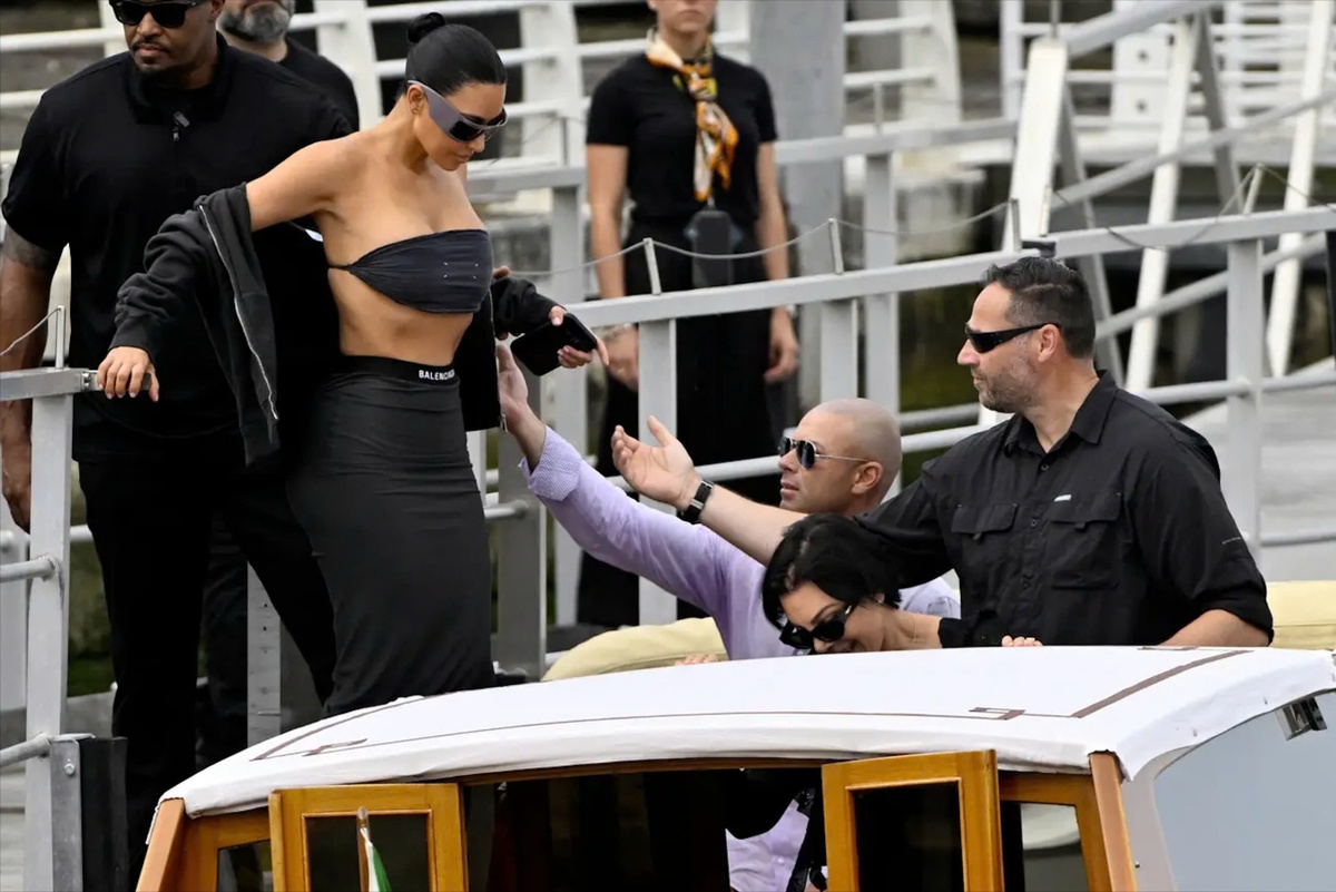 Kim Kardashian,  Kylie Jenner,  Kendall Jenner,  Ivanka Trump anh 4