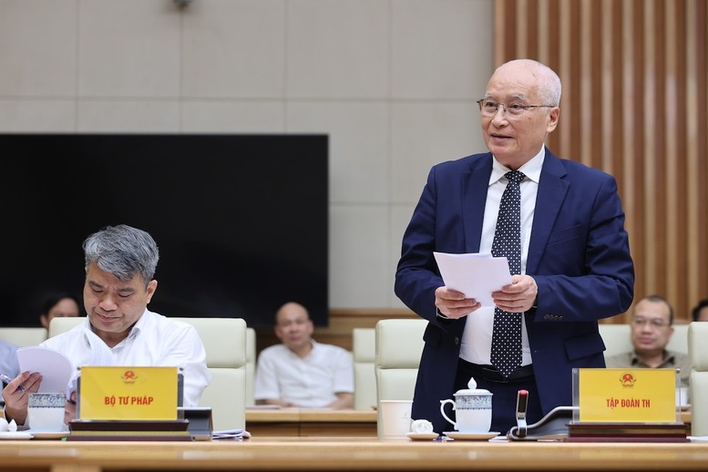 Thủ tướng: Không tạo 'giấy phép con', giảm gánh nặng cho doanh nghiệp