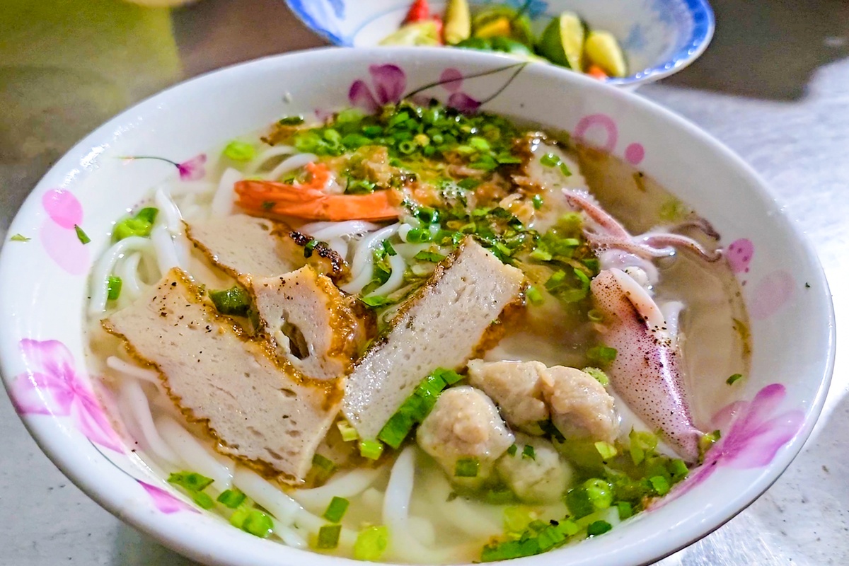 Tôi ngắm hoàng hôn, ăn bún quậy tại nơi hoang sơ ẩn mình của Phú Quốc