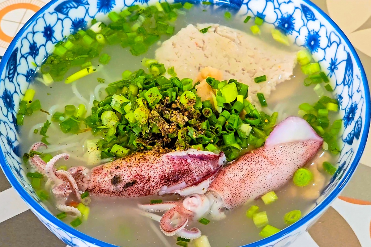 Tôi ngắm hoàng hôn, ăn bún quậy tại nơi hoang sơ ẩn mình của Phú Quốc
