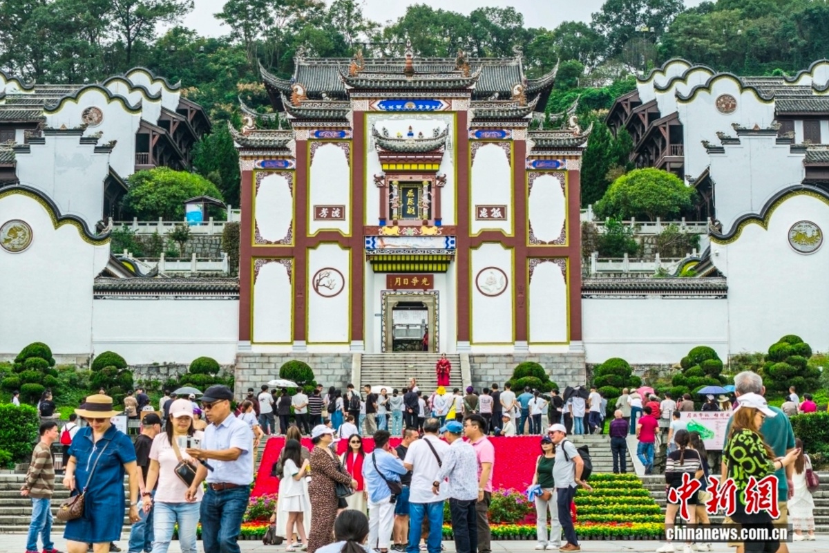 Du lich Tuan le Vang anh 11