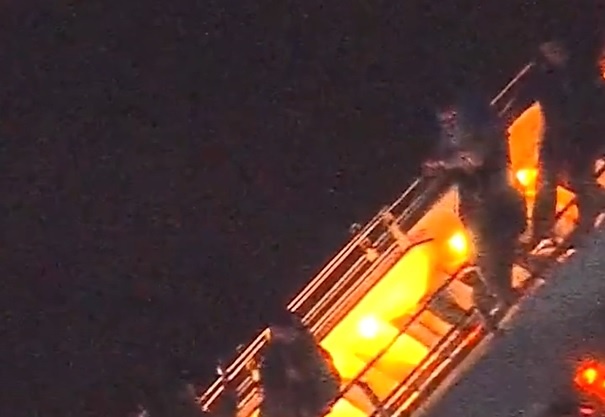 Ông Maduro và vợ xuống máy bay tại New York