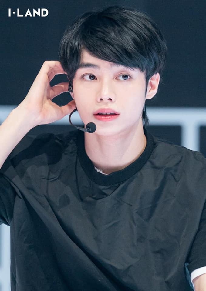 han bin bi loai khoi i-land anh 2