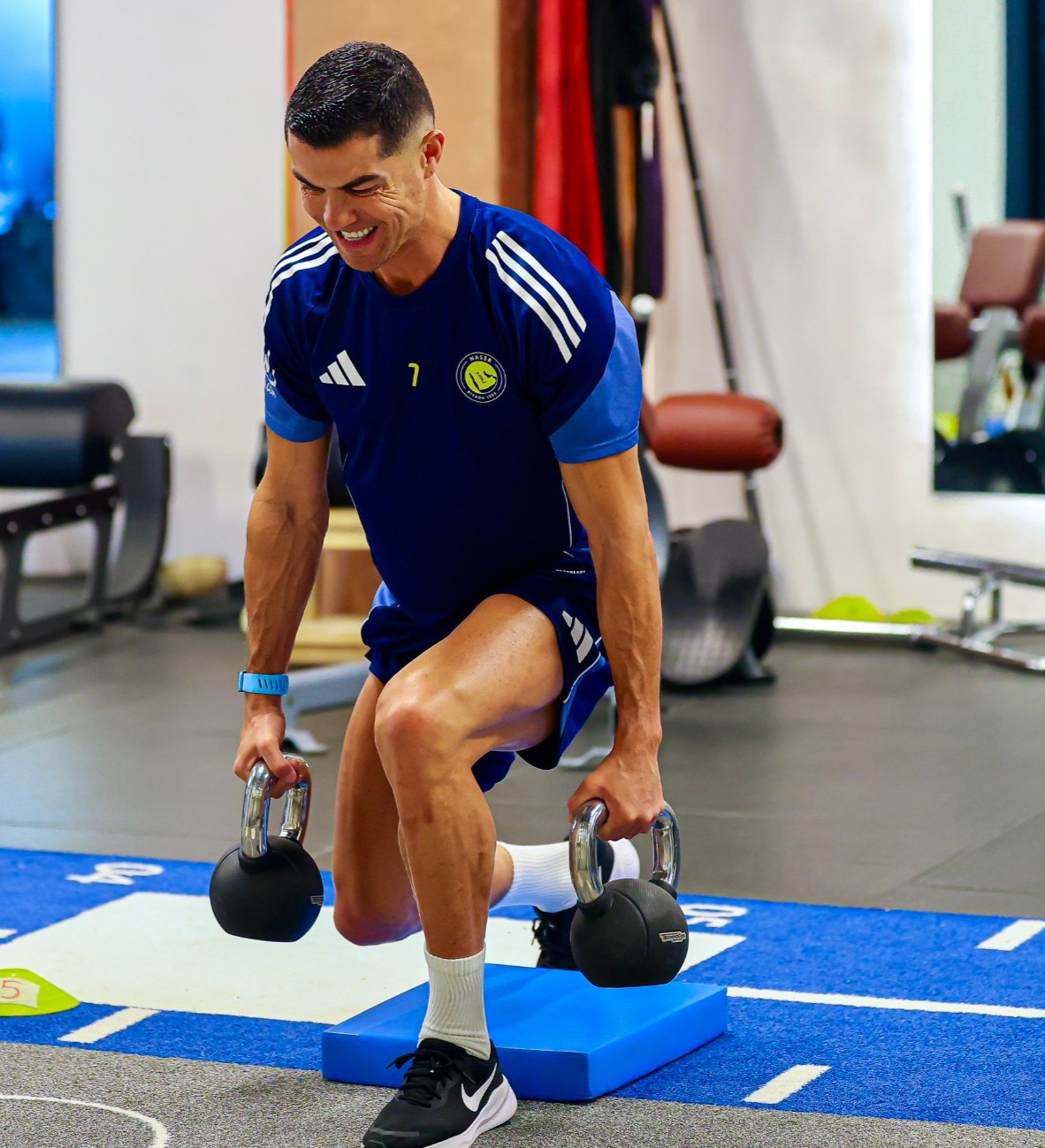 Ronaldo tập luyện