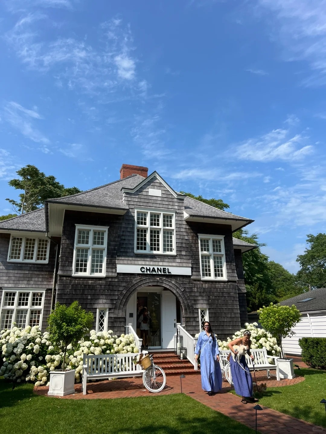 buc anh tren Instagram,  Hamptons,  Chi phi xa xi,  gioi thuong luu,  vung dat nghi duong,  thien duong nghi duong, chi em thuong luu anh 2