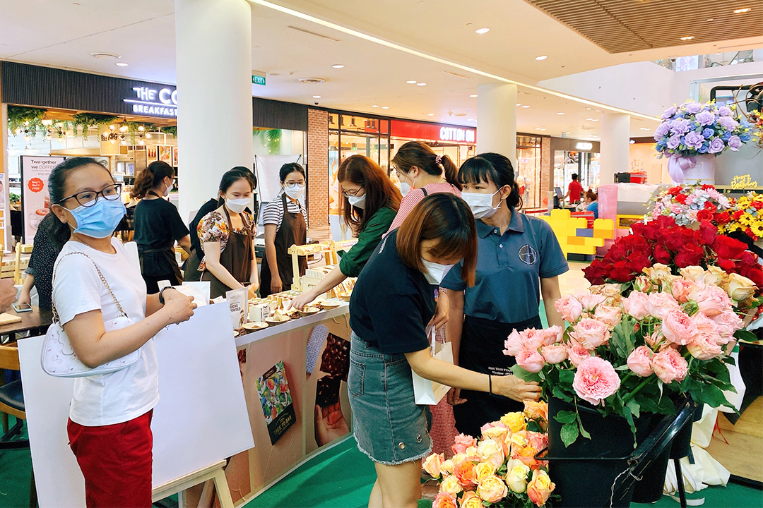 SC VivoCity,  Thang Trai Dat anh 2
