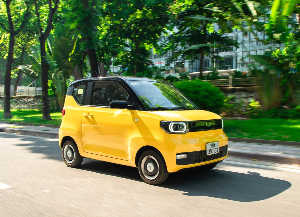 khuyen mai sedan anh 4
