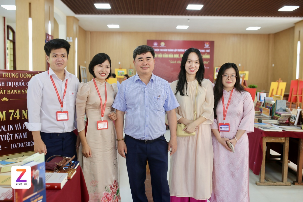 sách ảnh 9