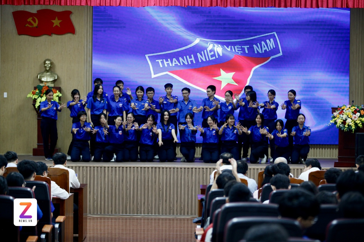 sách ảnh 4
