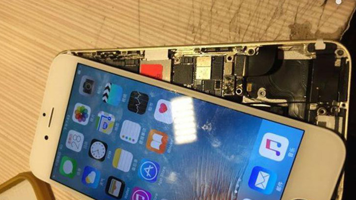 Quy trình biến iPhone cũ nát thành hàng mới 99% | Znews.vn