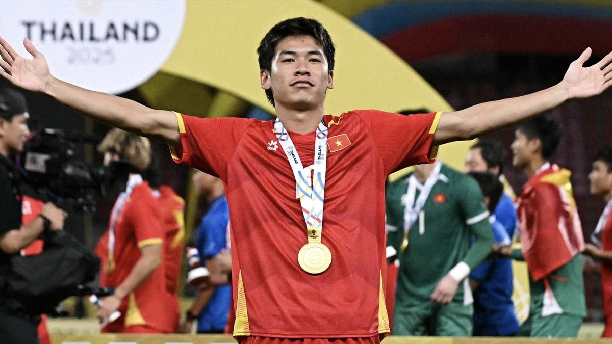 Bài đăng về Lê Văn Thuận của AFC, FIFA khiến dân mạng 'dậy sóng' | Znews.vn