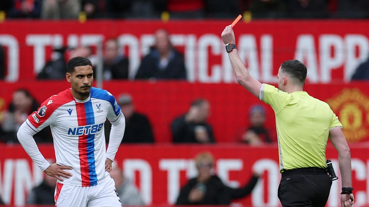 Tranh c&atilde;i ở trận MU thắng Palace | Znews.vn