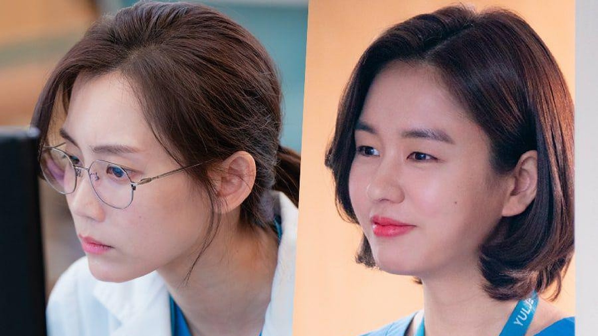 Uyda yalangoch rus yosh ayollari