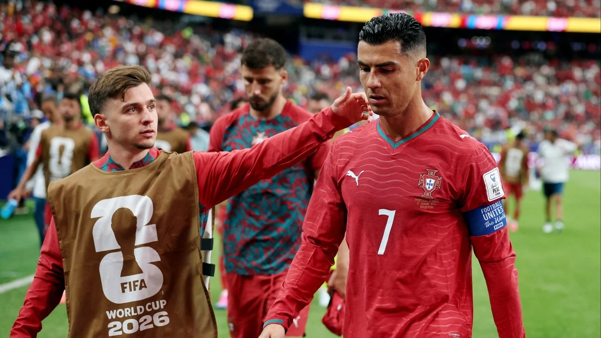 Sao trẻ Bồ Đào Nha: 'Chúng tôi không có nghĩa vụ dồn bóng cho Ronaldo' |  Znews.vn