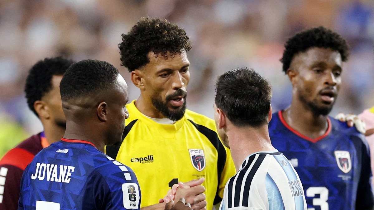 Hiện tượng Vozinha sắp làm đồng đội Messi? | Znews.vn