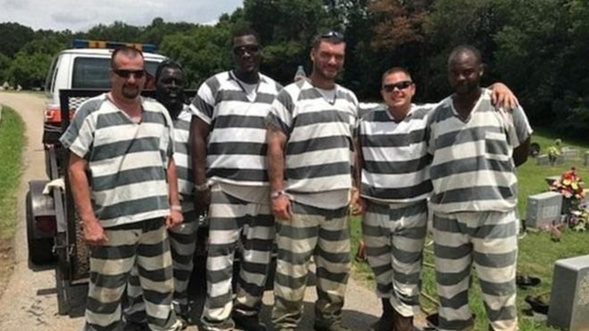 6 phạm nhân Mỹ được giảm án vì cứu mạng quản ngục ...