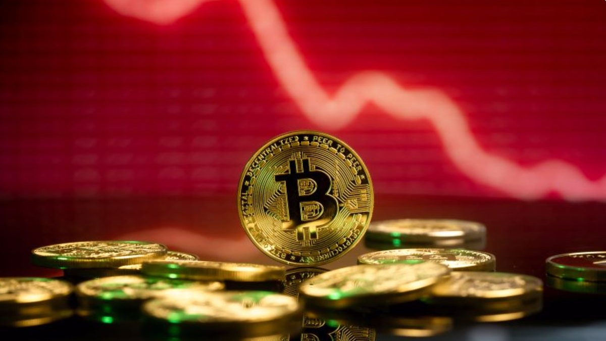 Giá Bitcoin thủng mốc 92.000 USD, chạm đáy 1 tháng | Znews.vn