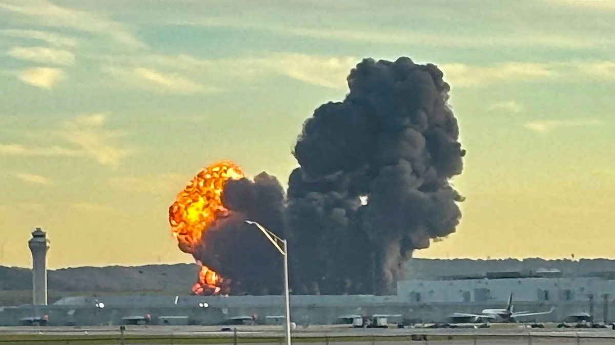 Rơi máy bay ở Mỹ, ít nhất 11 người thiệt mạng | Znews.vn