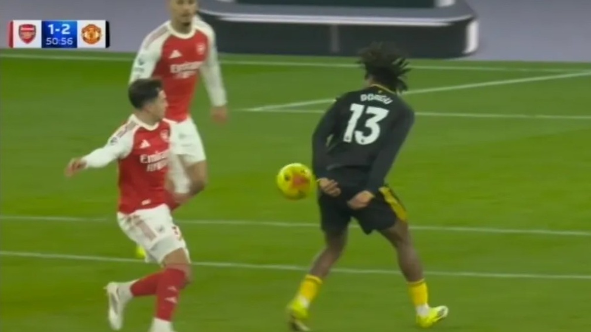 CĐV Arsenal nổi giận với VAR | Znews.vn