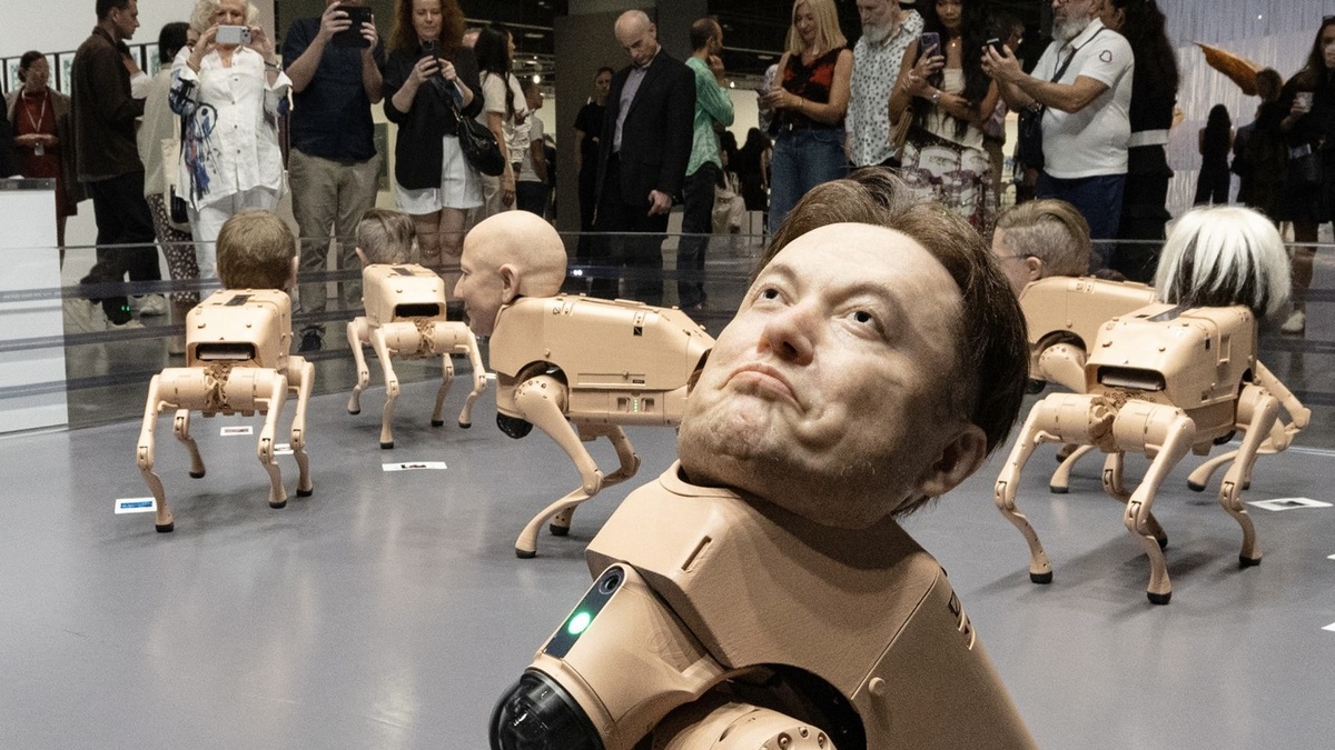 Chó robot mang mặt Elon Musk, Picasso gây náo loạn Art Basel | Znews.vn