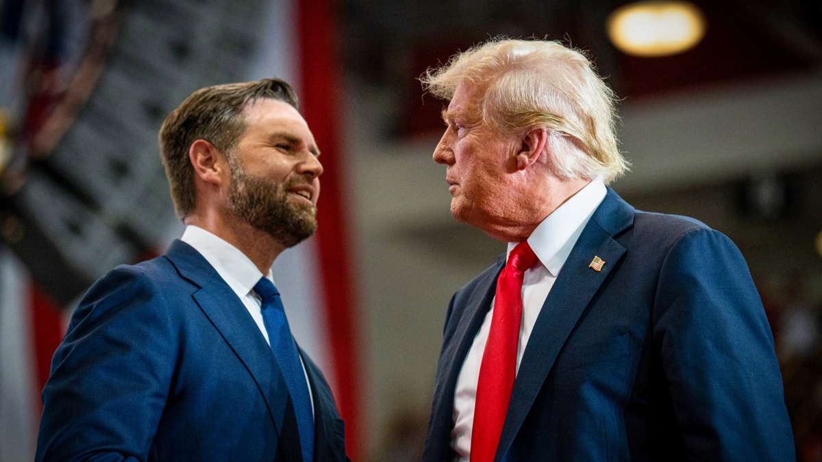 Hồi k&yacute; ph&oacute; tướng &ocirc;ng Trump l&agrave;m r&otilde; hơn ch&iacute;nh s&aacute;ch 'Nước Mỹ tr&ecirc;n hết' |  Znews.vn