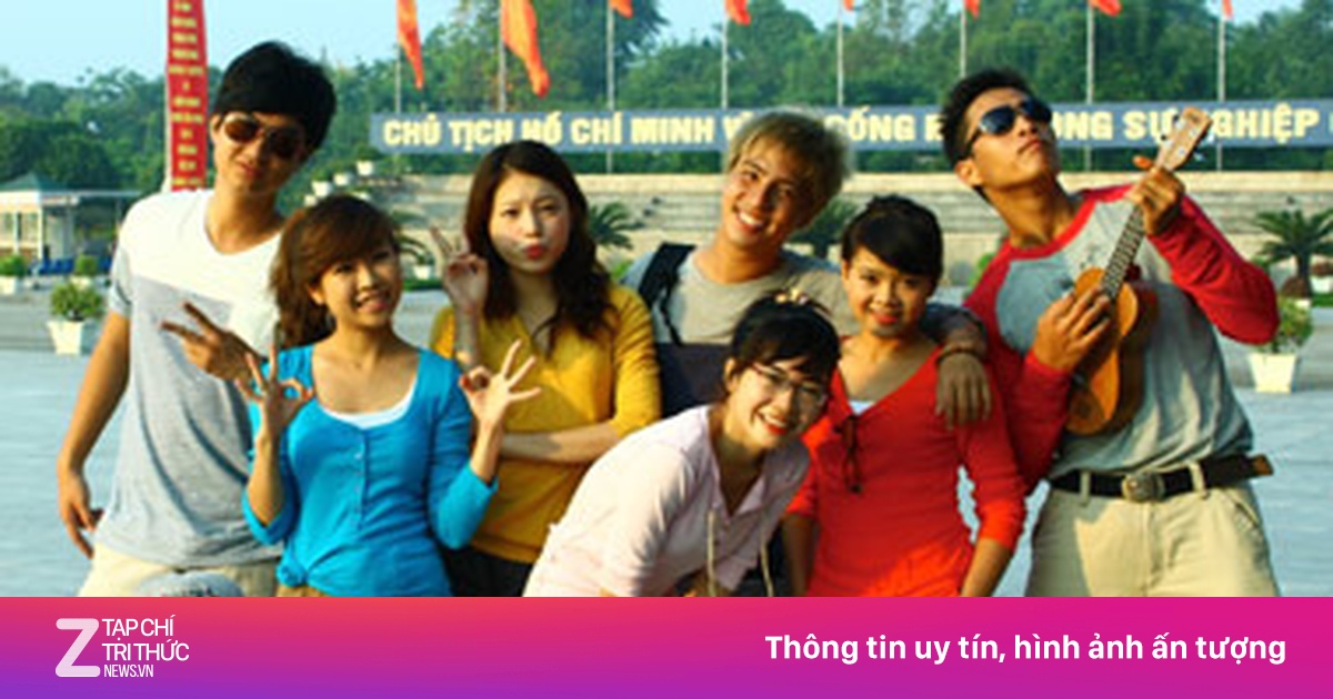 Tăng Nhật Tuệ thân thiết với bạn đồng hành '12 cá tính' - Gương mặt trẻ ...
