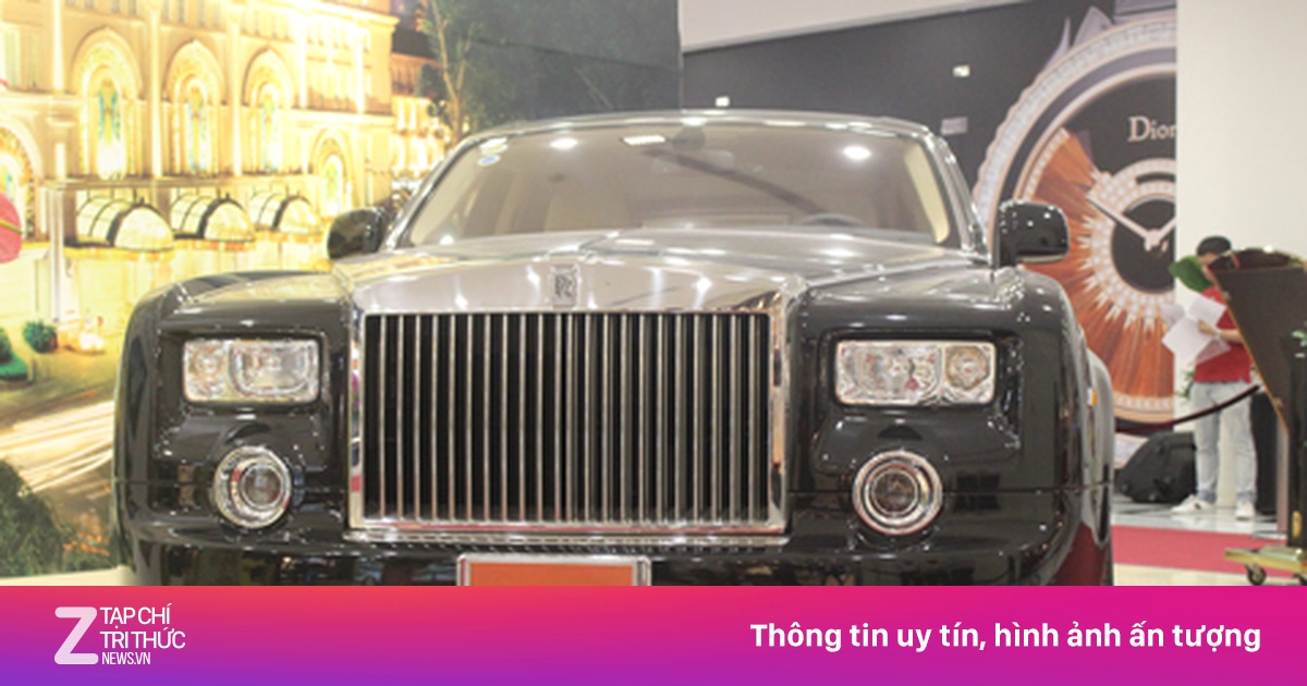 Xe Rolls Royce phiên bản Rồng ở 'Sài Gòn xưa và nay' - Siêu xe - ZNEWS.VN