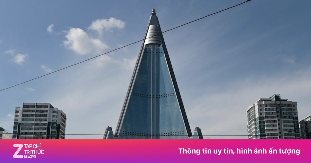 'Khách sạn tận thế' bỏ hoang gần 40 năm ở Triều Tiên