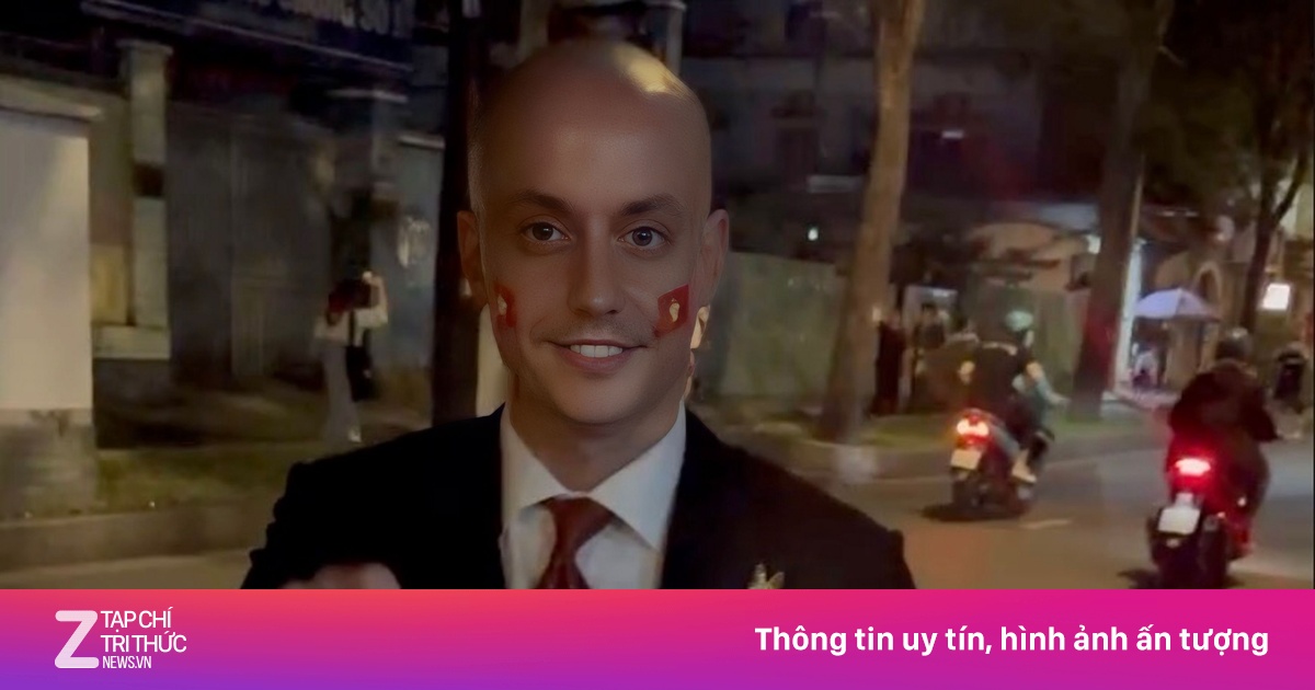 'Ông Tây' thức xuyên đêm chờ xem diễu binh