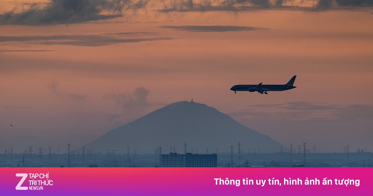Cảnh núi Bà Đen rõ ràng hiếm có nhìn từ trung tâm TP.HCM