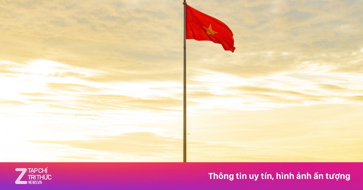 Lễ chào cờ 'tuyệt đối điện ảnh' tại Khánh Hòa ngày đầu sau sáp nhập