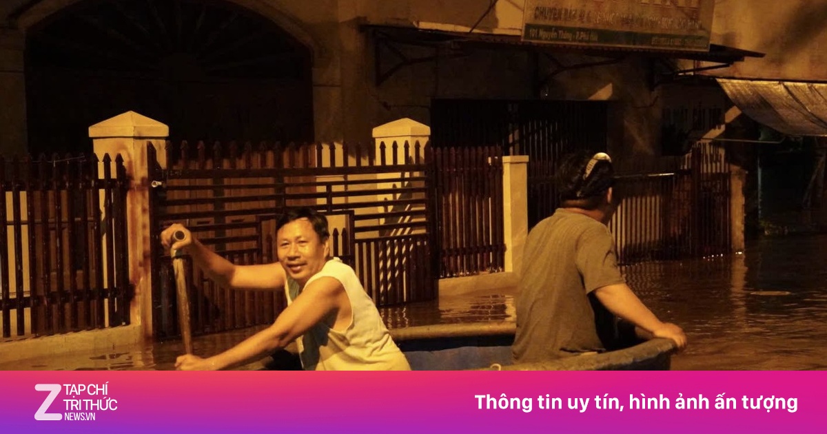 Người dân Lâm Đồng tháo chạy trong đêm lũ '30 năm có 1'