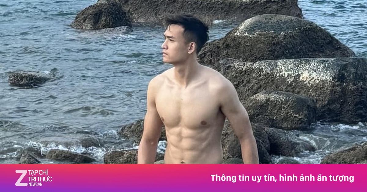 'Cực phẩm độc thân' Việt Anh tặng bố mẹ hàng trăm triệu tiêu Tết