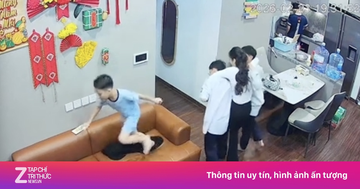 Đoạn Clip 3 Người Con Trai Đưa Mẹ Đơn Thân Làm Vệ Sinh Gây Xúc Động Mạng