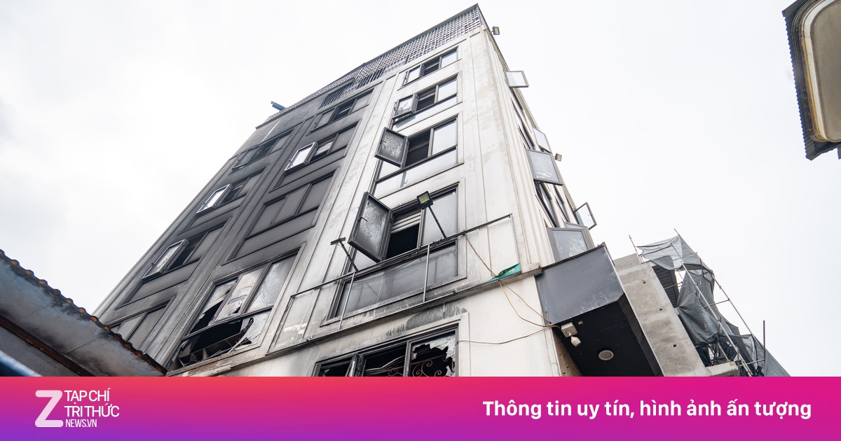 Cận cảnh 'chuồng cọp' kín mít trong vụ cháy nhà 6 tầng ở Lĩnh Nam, Hà Nội