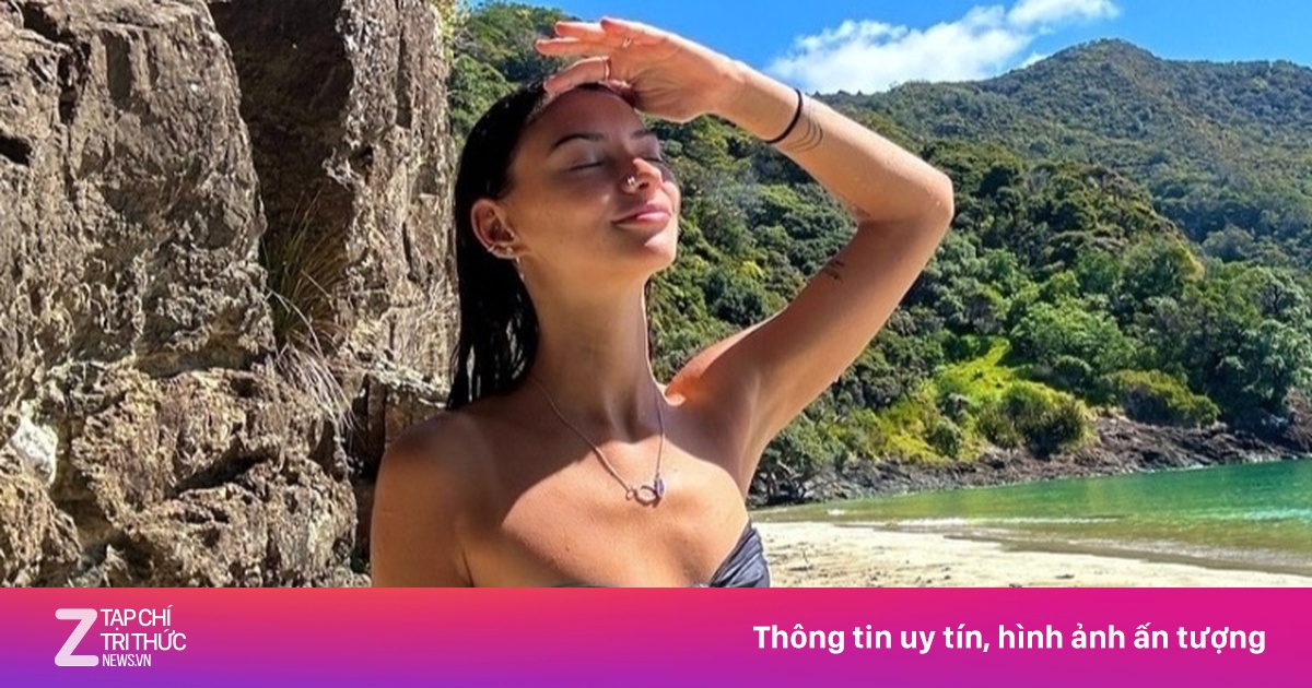 Cô gái bỏ việc lương cao, sống trên xe van đi khắp Australia tìm tự do