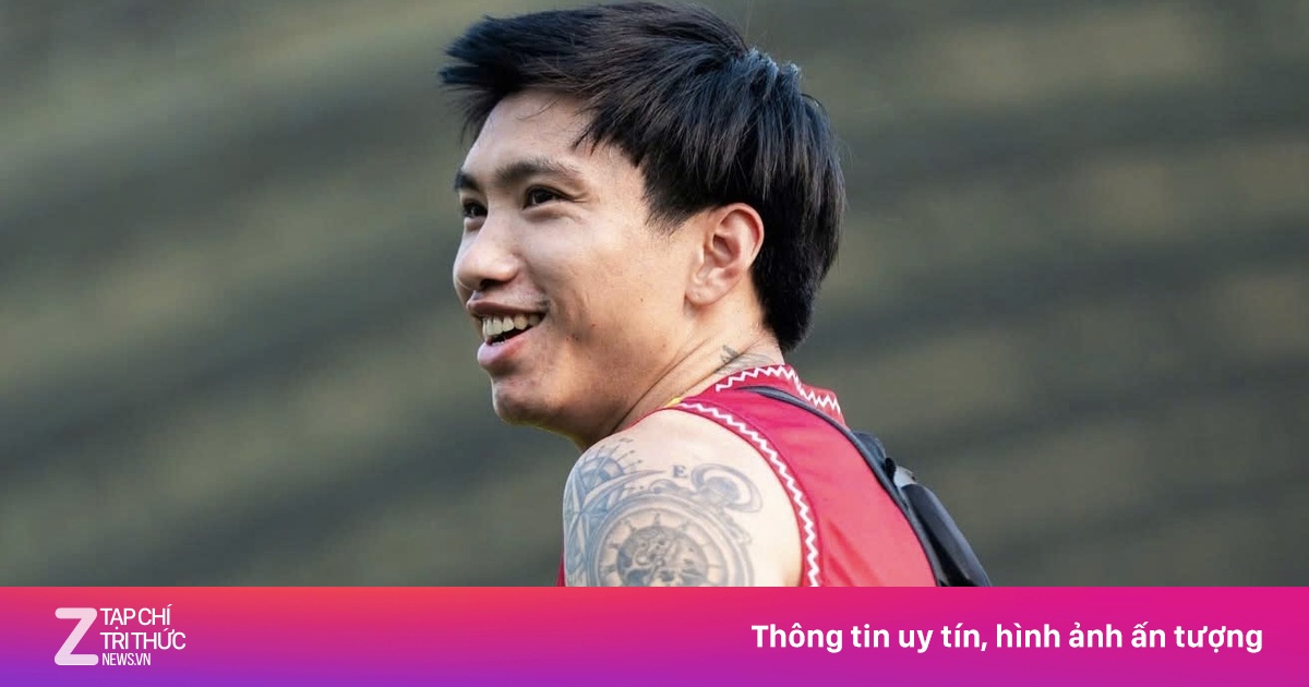 Cánh tay xăm kín của Đoàn Văn Hậu gây chú ý